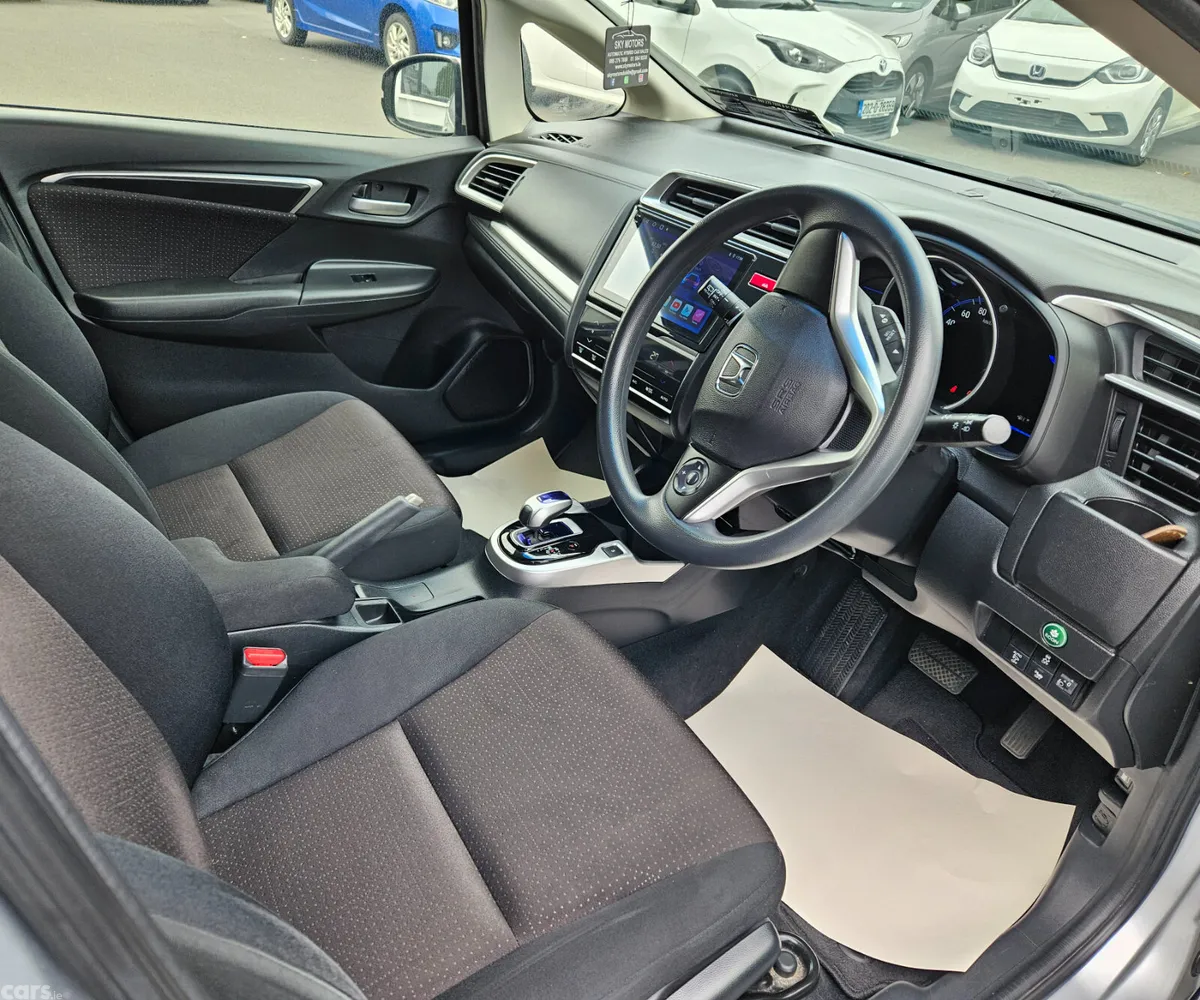Honda Fit Hatchback, Petrol Hybrid, 2017, Silver