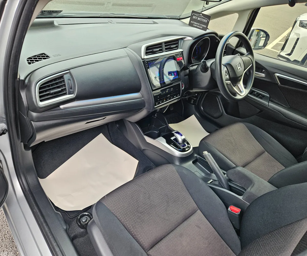 Honda Fit Hatchback, Petrol Hybrid, 2017, Silver