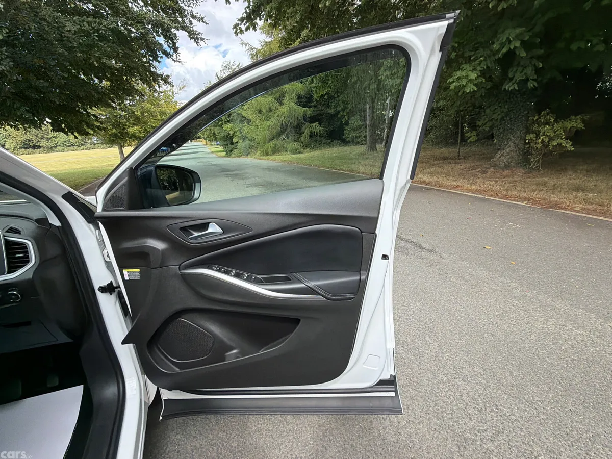 Opel Grandland X SUV, Diesel, 2024, White