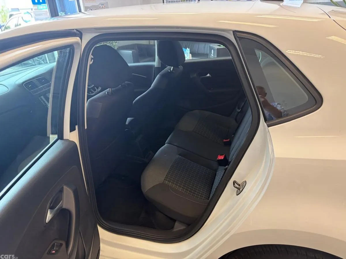 Volkswagen Polo Hatchback, Petrol, 2016, White