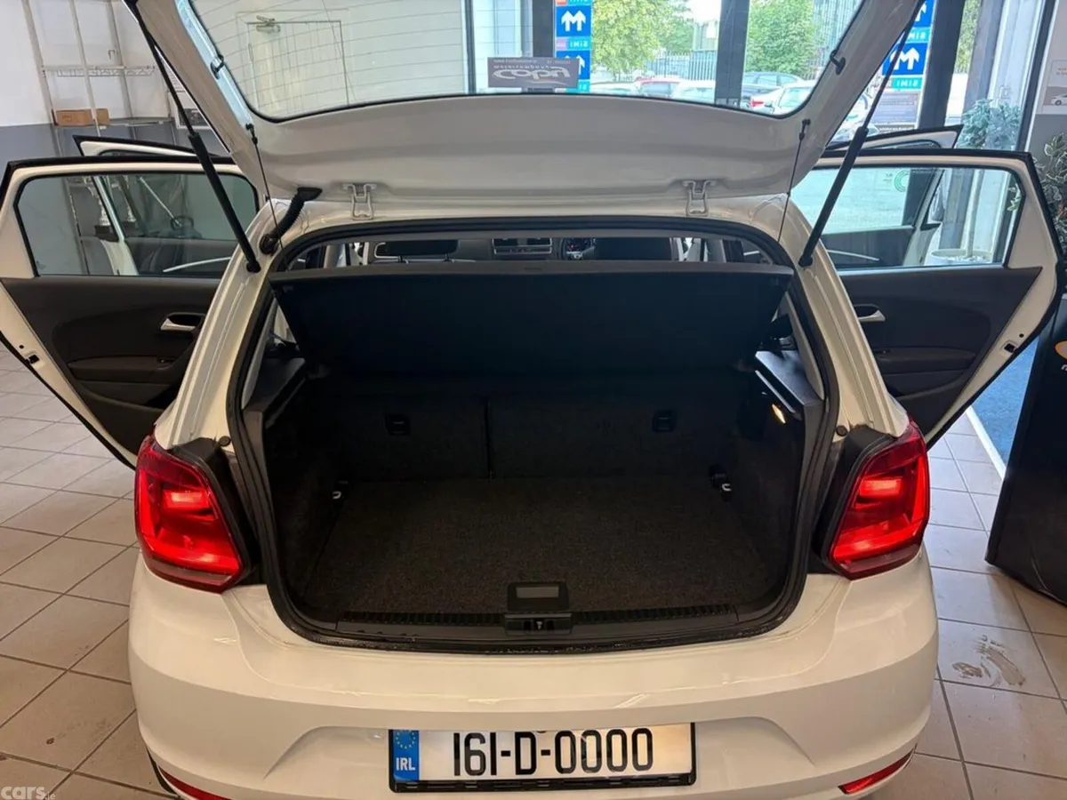 Volkswagen Polo Hatchback, Petrol, 2016, White