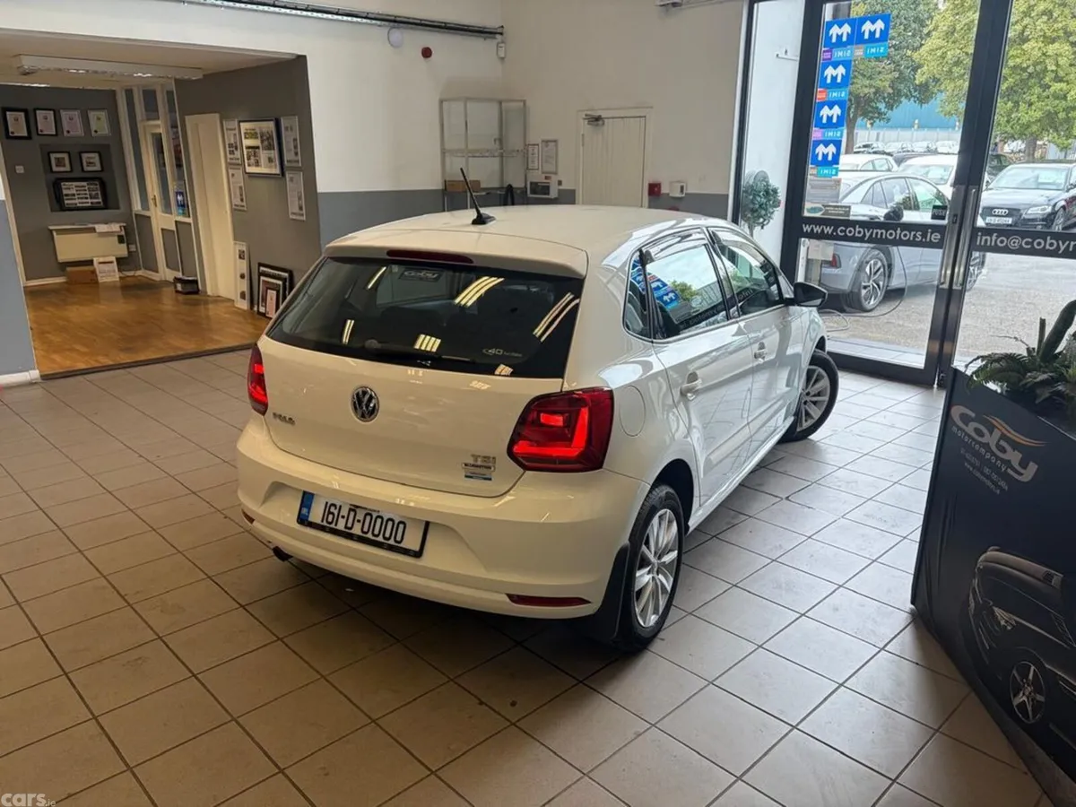 Volkswagen Polo Hatchback, Petrol, 2016, White