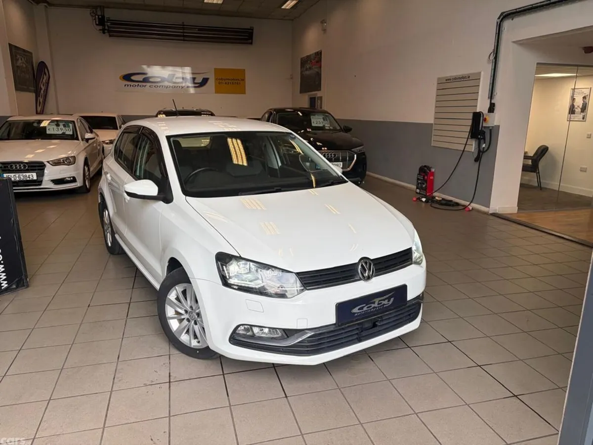 Volkswagen Polo Hatchback, Petrol, 2016, White