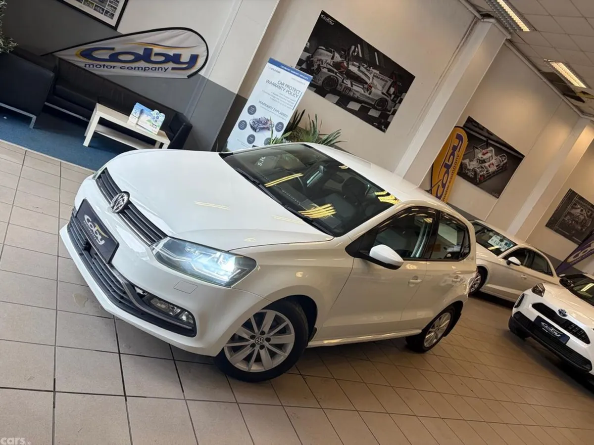 Volkswagen Polo Hatchback, Petrol, 2016, White