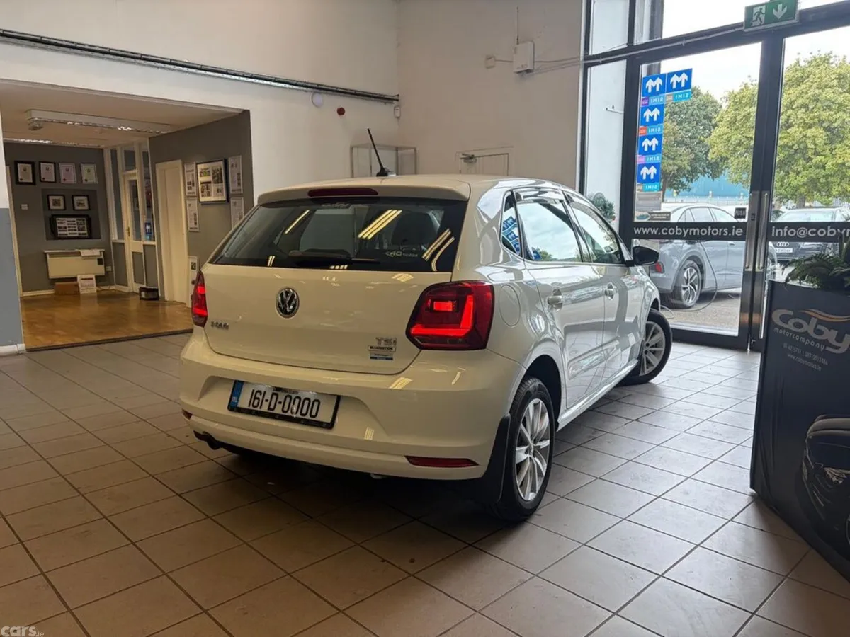 Volkswagen Polo Hatchback, Petrol, 2016, White