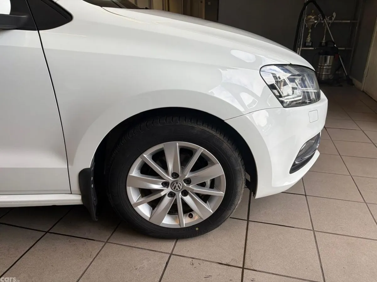 Volkswagen Polo Hatchback, Petrol, 2016, White