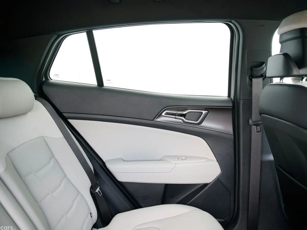 Kia Sportage SUV, Petrol Hybrid, 2027, Black