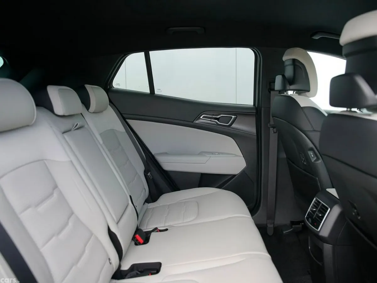 Kia Sportage SUV, Petrol Hybrid, 2027, Black