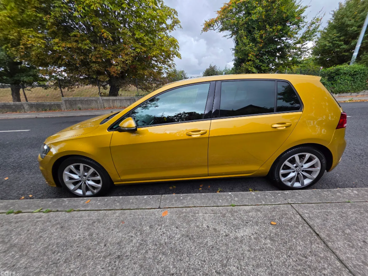 Volkswagen Golf Estate, Petrol, 2018, Yellow