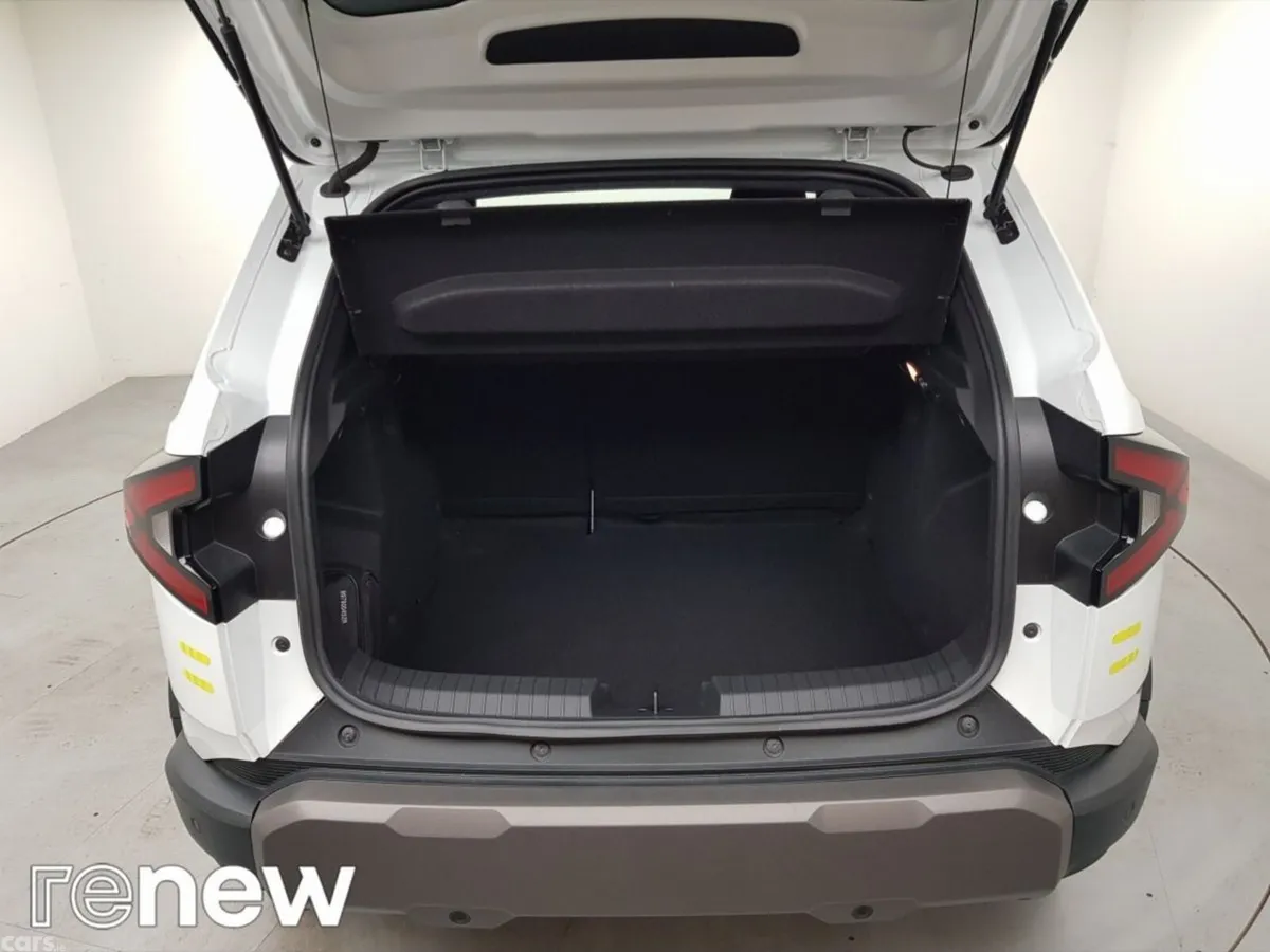 Dacia Duster SUV, Petrol Hybrid, 2025, White