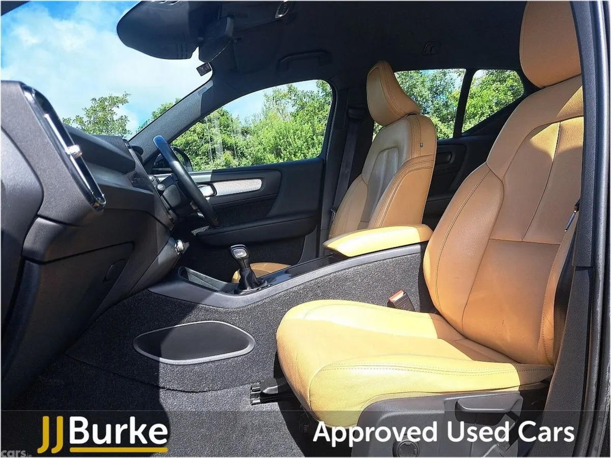 Volvo XC40 Estate, Petrol, 2018, Black