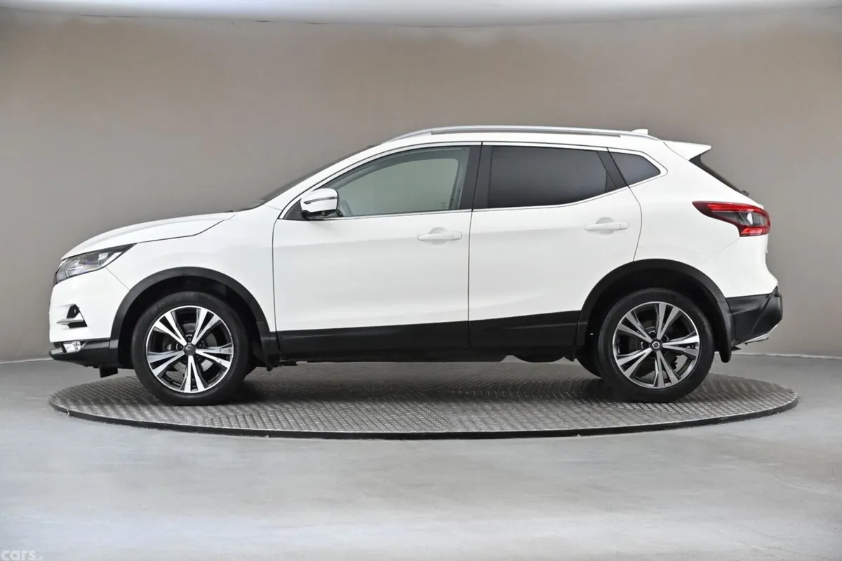 Nissan Qashqai SUV, Petrol, 2019, White
