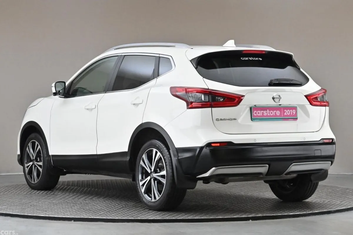 Nissan Qashqai SUV, Petrol, 2019, White