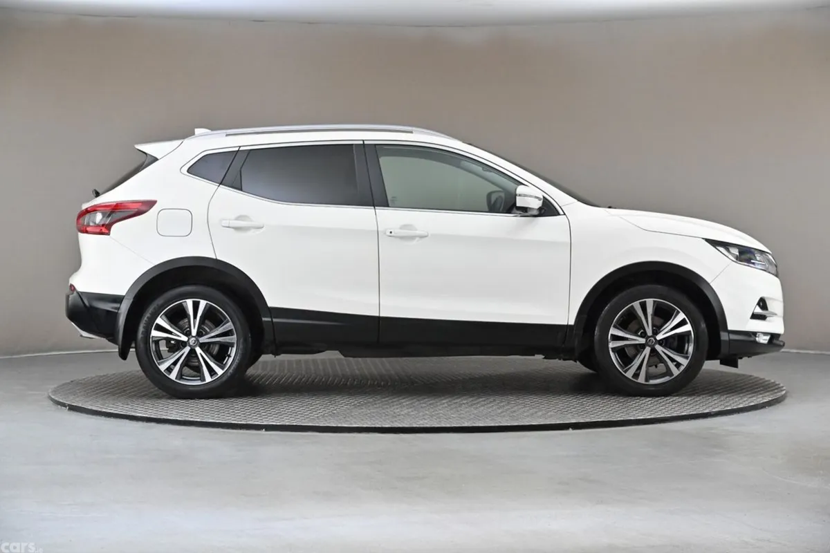 Nissan Qashqai SUV, Petrol, 2019, White