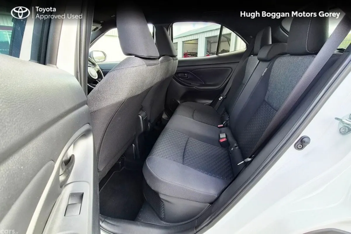 Toyota Yaris Cross SUV, Petrol Hybrid, 2026, White