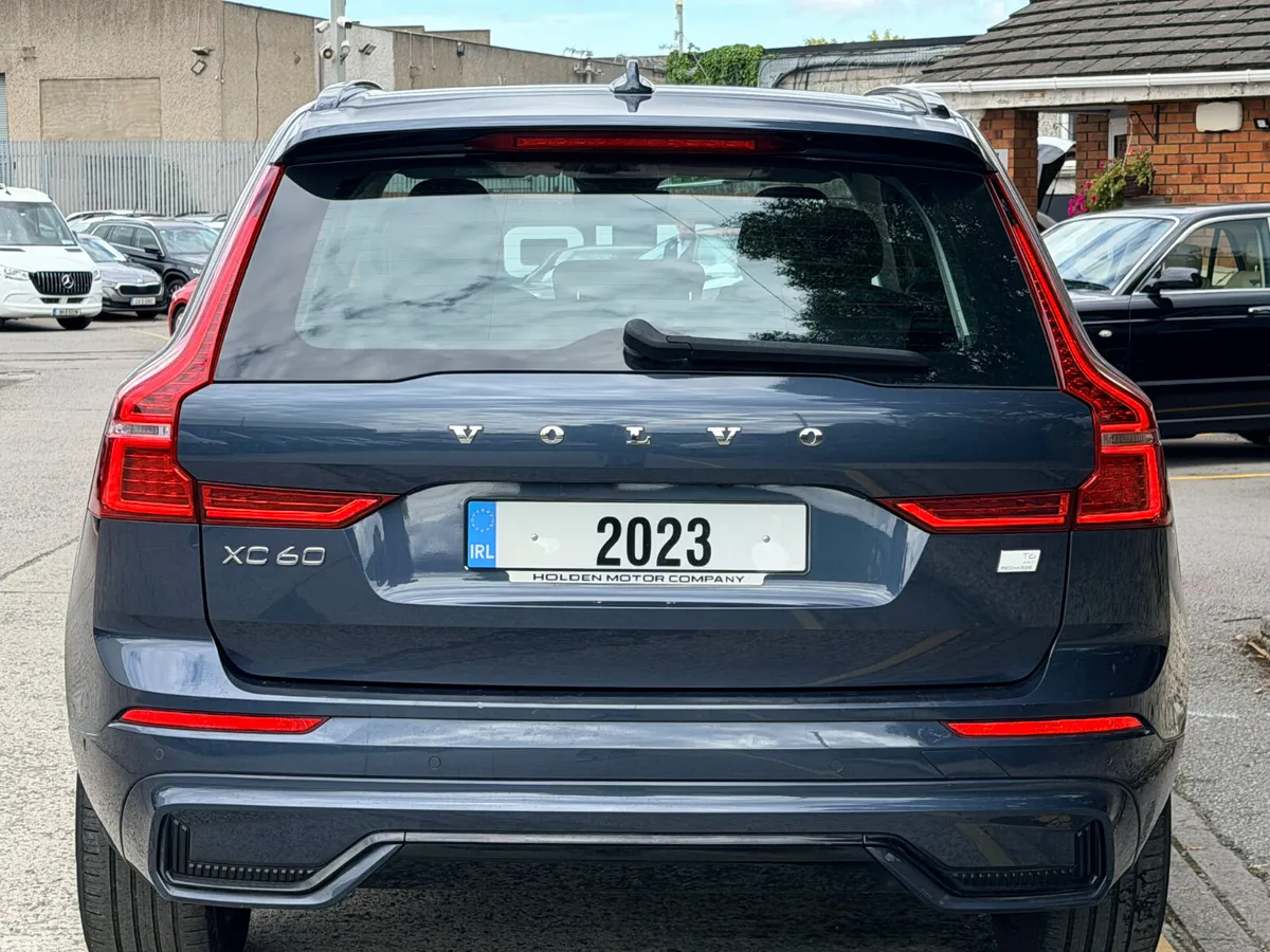 Volvo XC60 SUV, Petrol Hybrid, 2023, Blue
