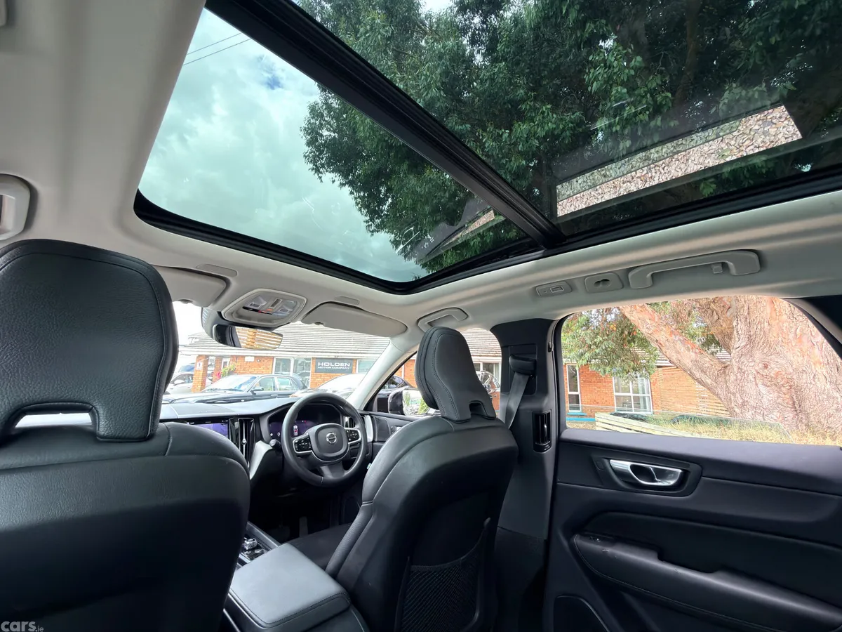 Volvo XC60 SUV, Petrol Hybrid, 2023, Blue