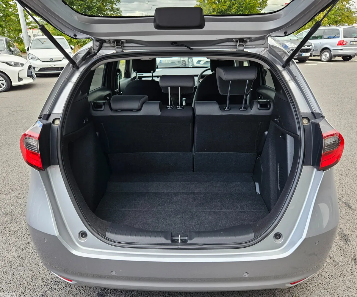 Honda Fit Hatchback, Petrol Hybrid, 2023, Silver
