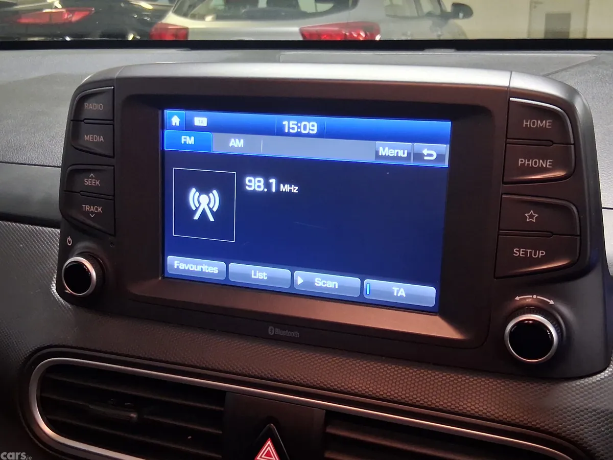 Hyundai KONA MPV, Petrol, 2018, Red