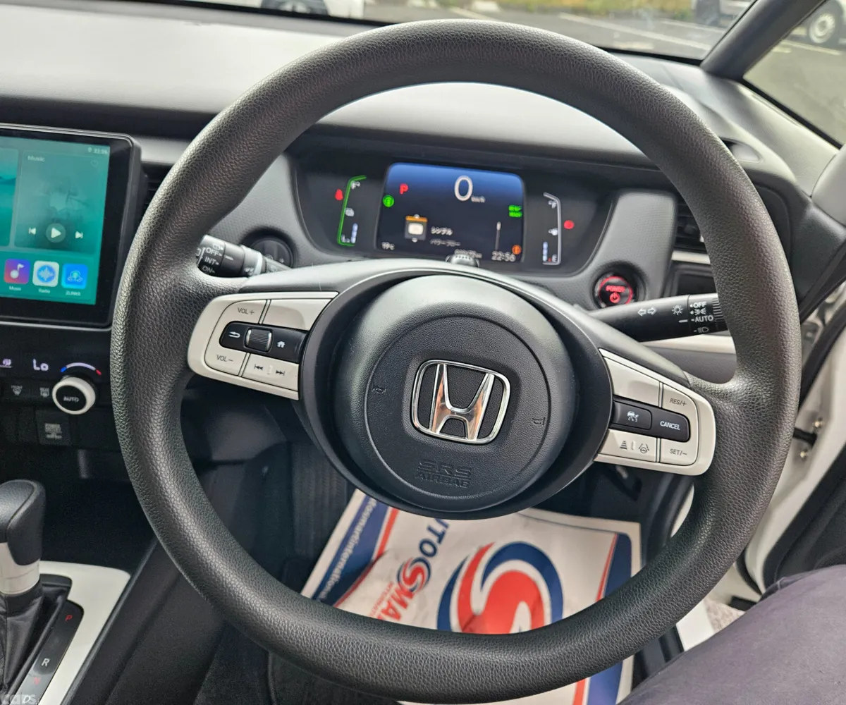 Honda Fit Hatchback, Petrol Hybrid, 2021, White