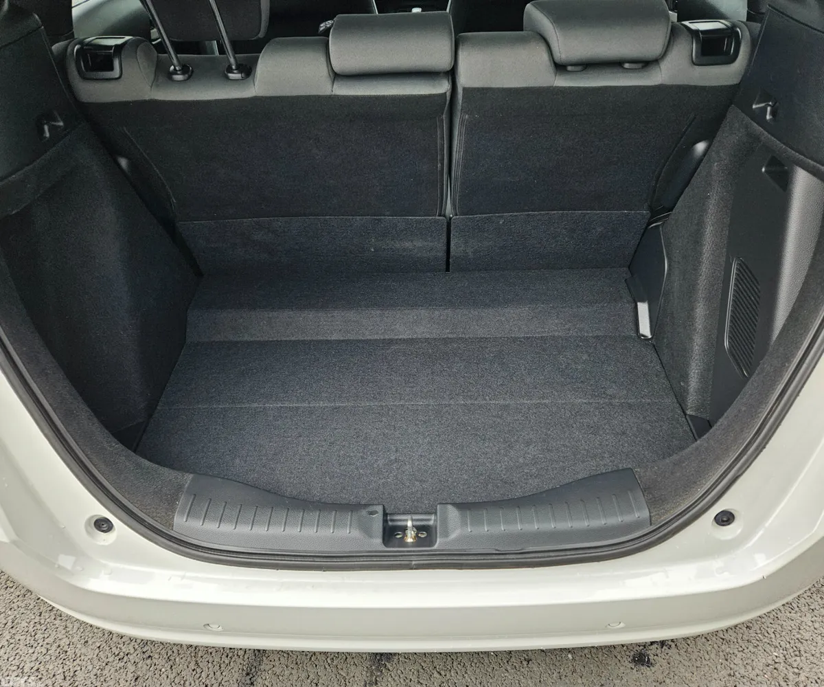 Honda Fit Hatchback, Petrol Hybrid, 2021, White