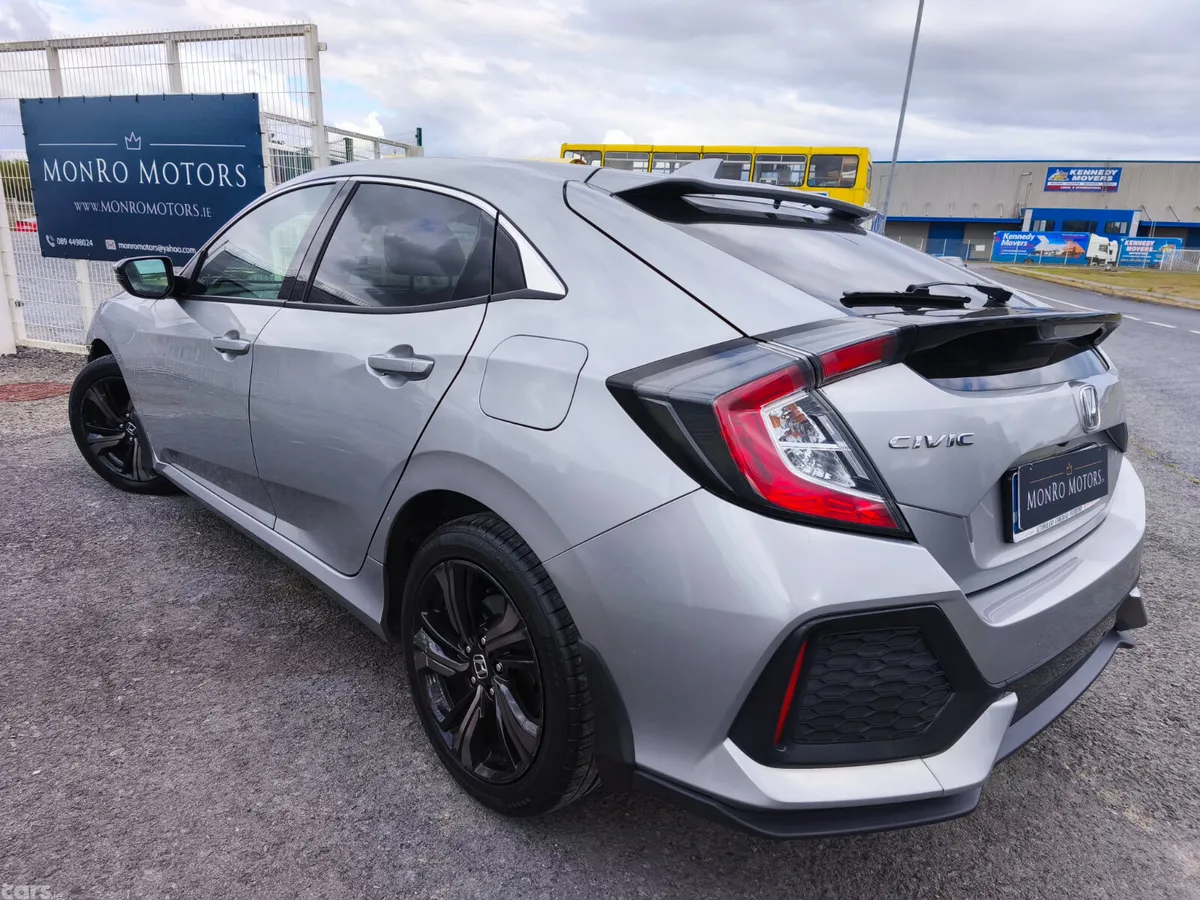 Honda Civic Hatchback, Diesel, 2021, Grey