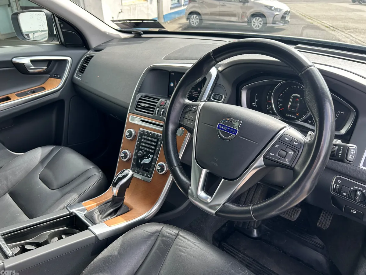 Volvo XC60 SUV, Diesel, 2017, White