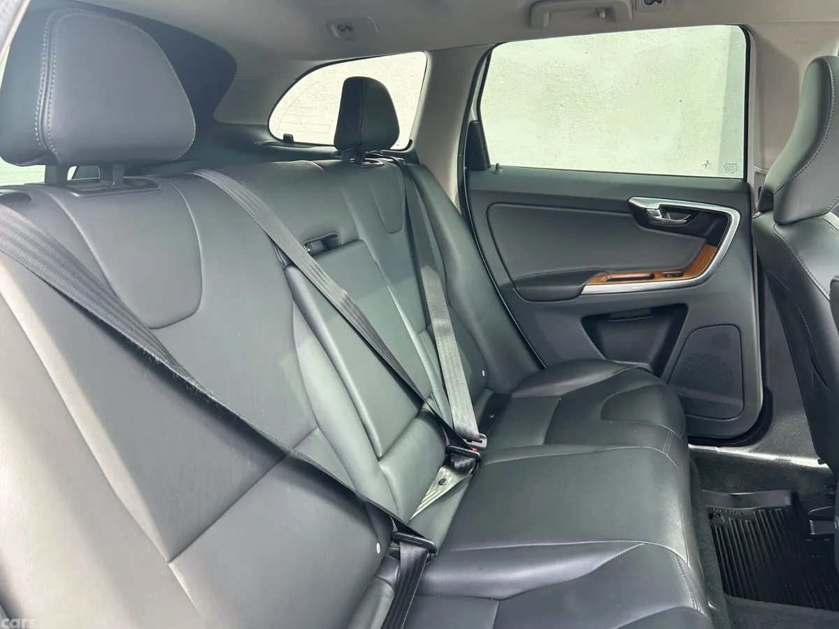Volvo XC60 SUV, Diesel, 2017, White
