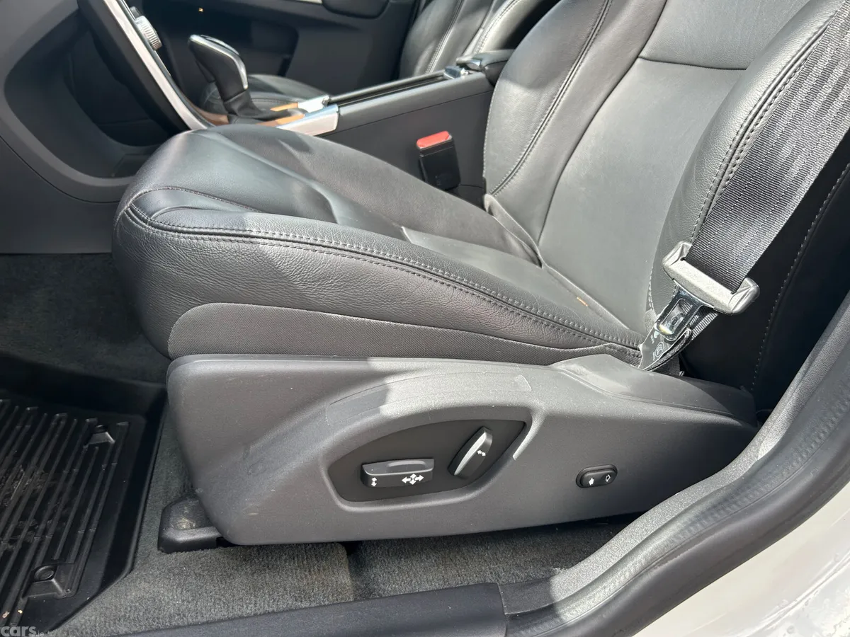 Volvo XC60 SUV, Diesel, 2017, White