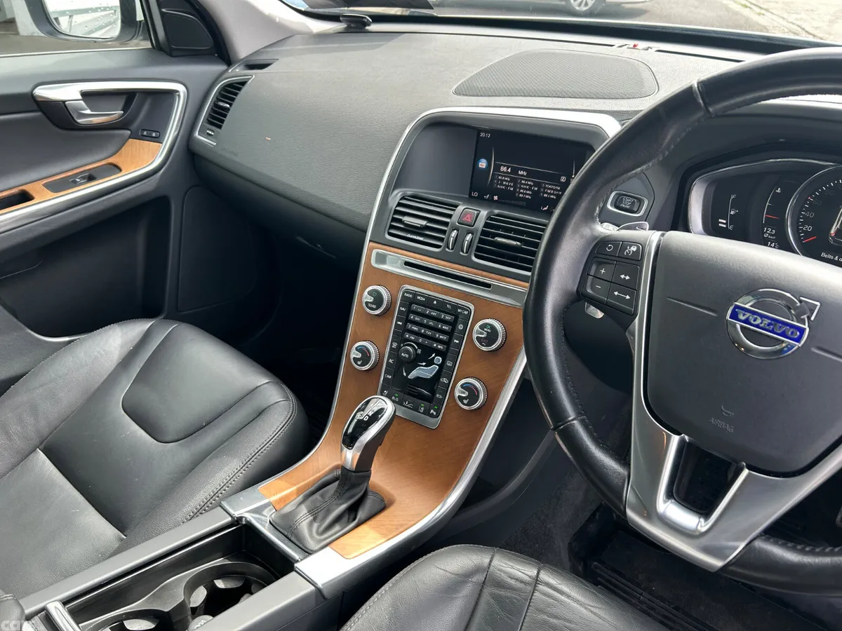 Volvo XC60 SUV, Diesel, 2017, White