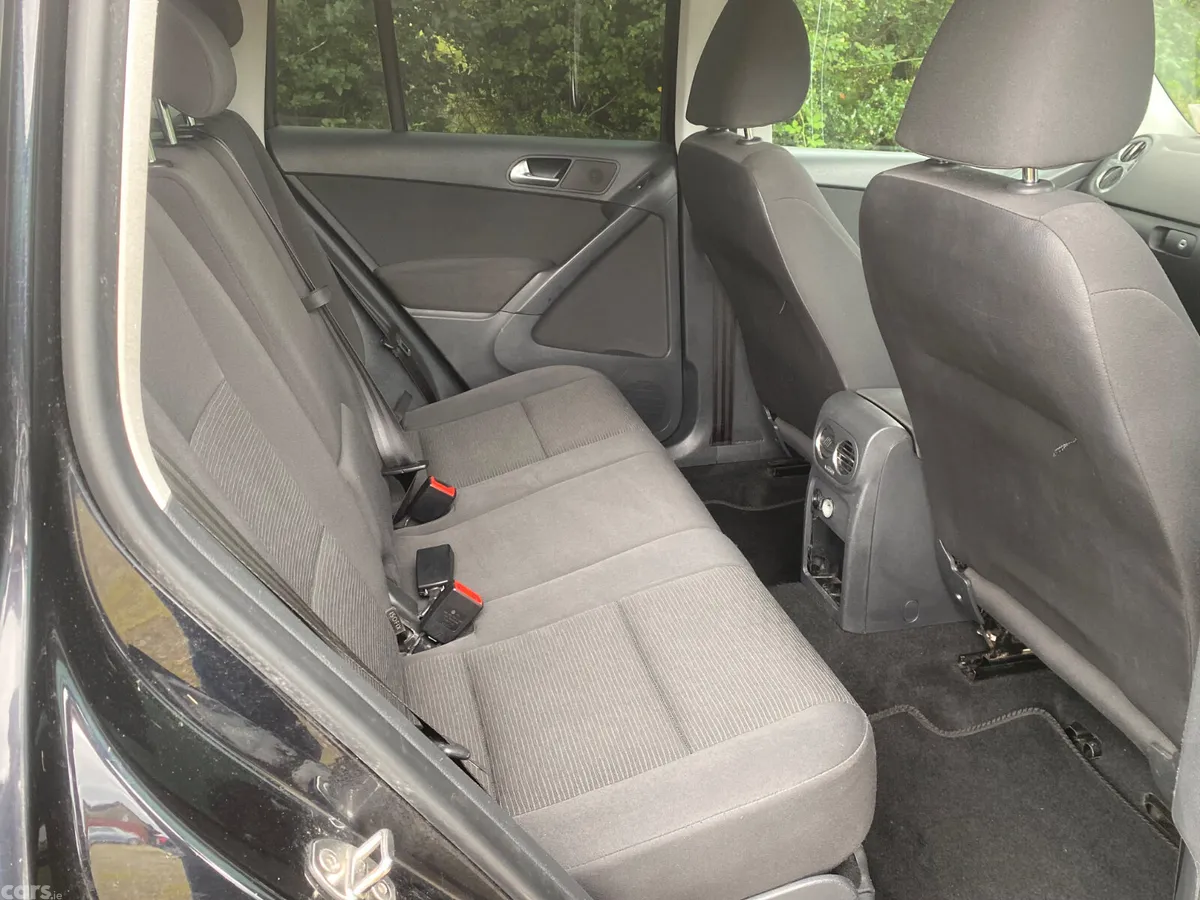 Volkswagen Tiguan SUV, Diesel, 2011, Black