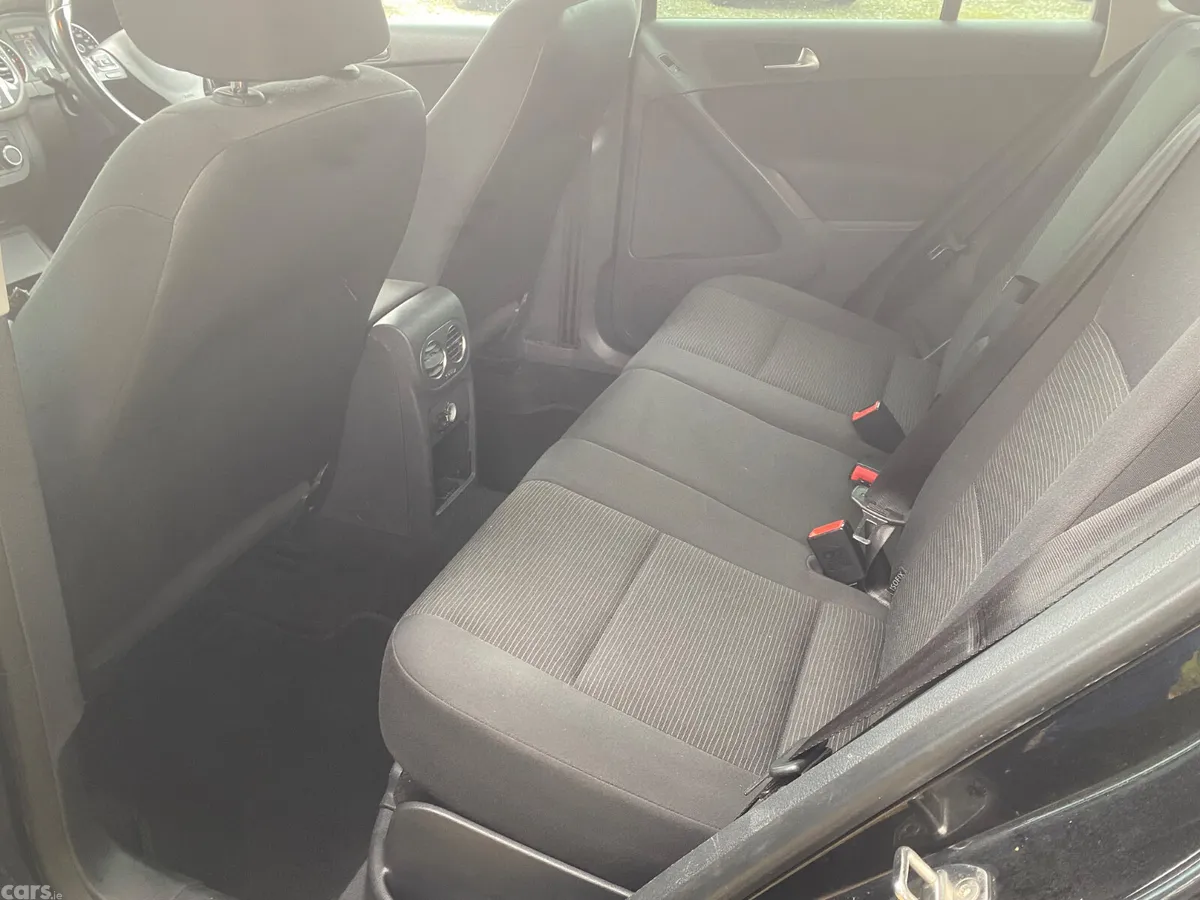 Volkswagen Tiguan SUV, Diesel, 2011, Black