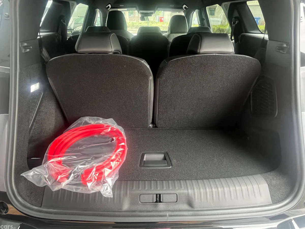 Peugeot 5008 MPV, Electric, 2026, Grey
