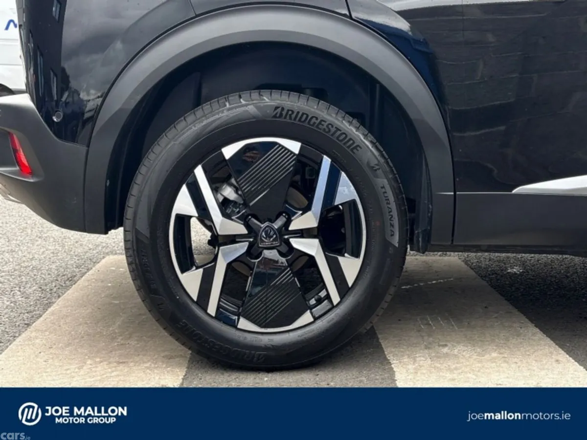 Peugeot 2008 MPV, Petrol, 2026, Black