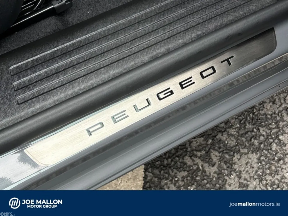 Peugeot 2008 MPV, Electric, 2026, Grey