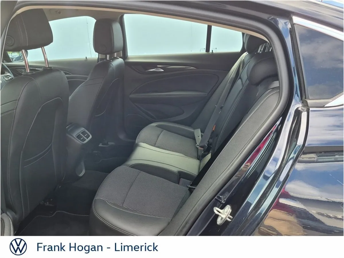 Opel Insignia Hatchback, Diesel, 2020, Blue