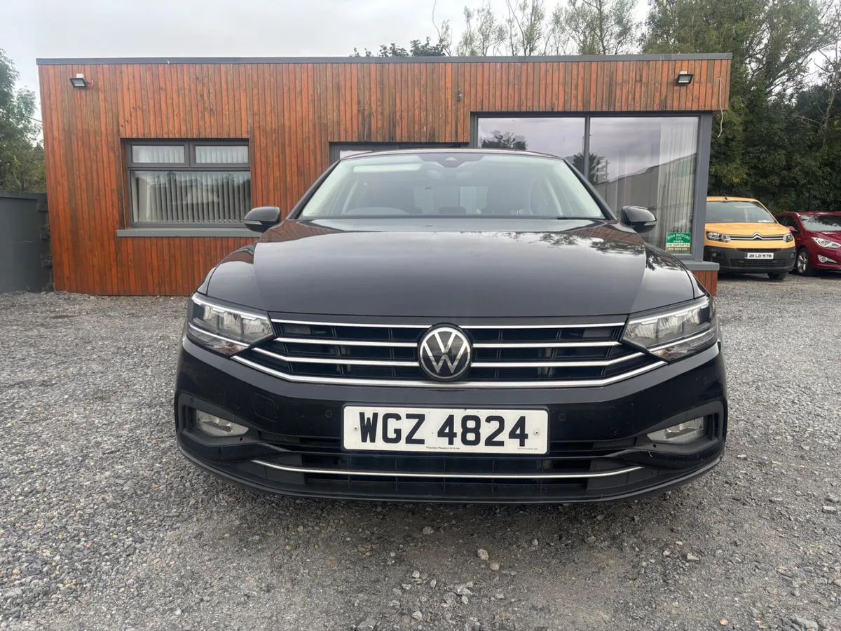 Volkswagen Passat Saloon, Diesel, 2022, Black