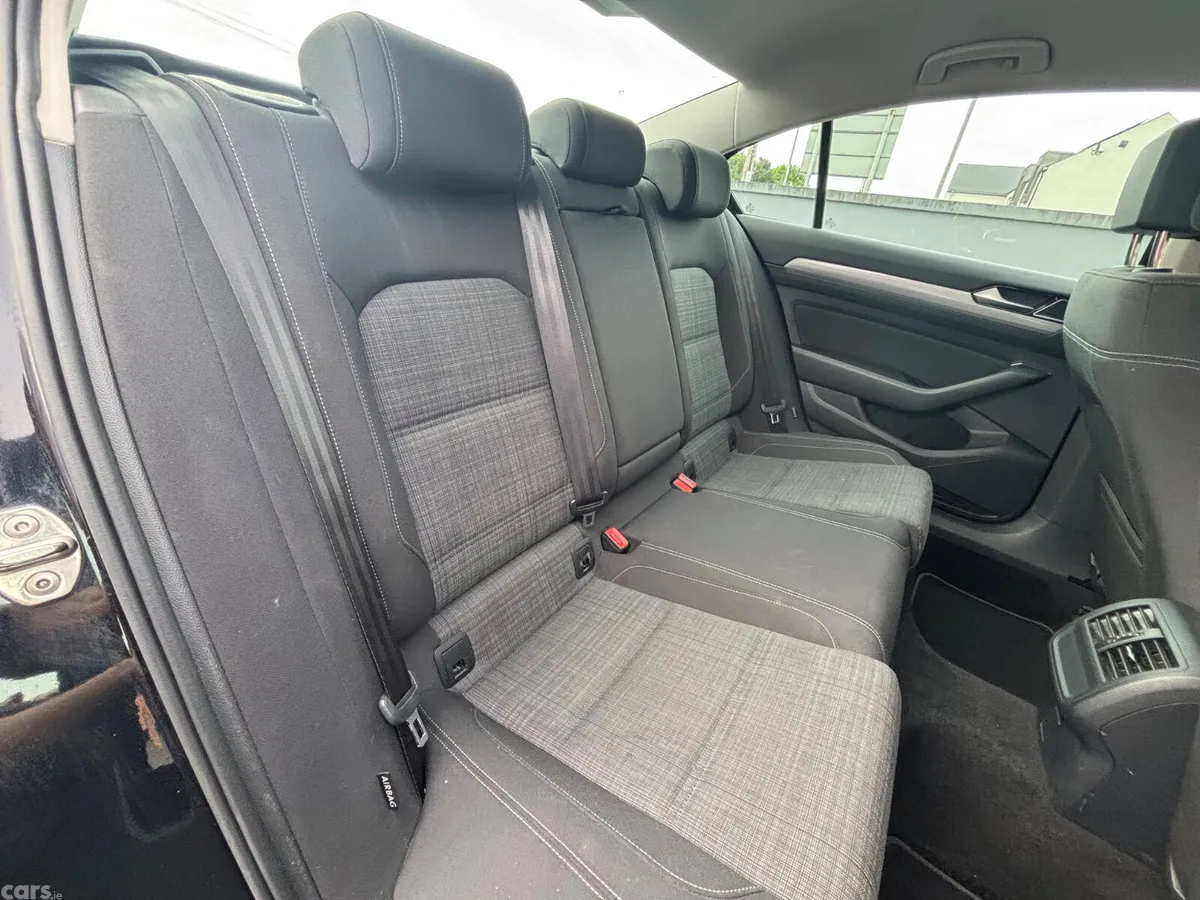 Volkswagen Passat Saloon, Diesel, 2022, Black