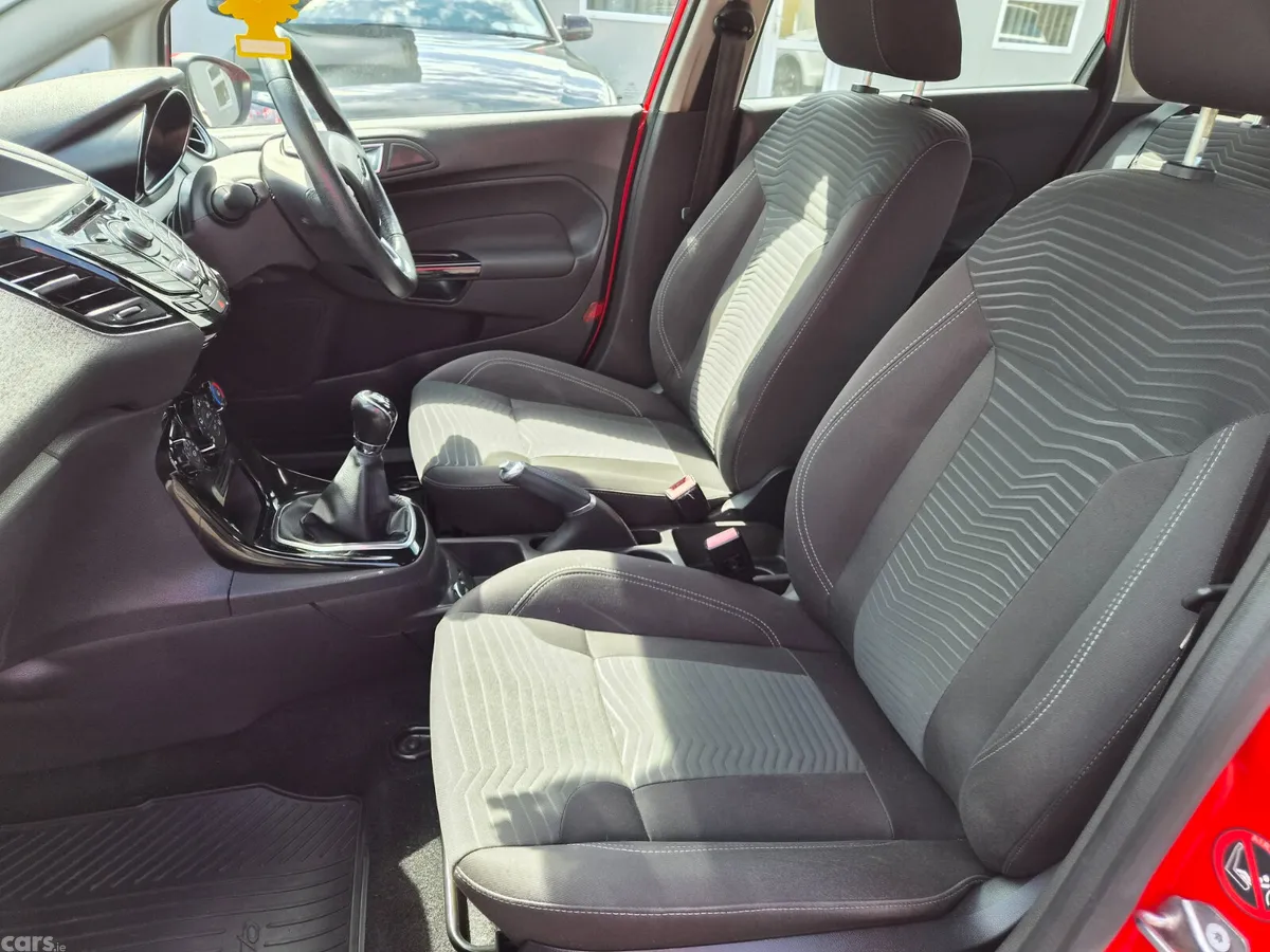 Ford Fiesta Hatchback, Petrol, 2015, Red