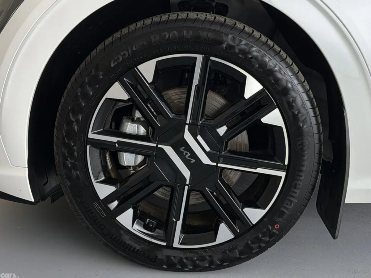Kia EV6 MPV, Electric, 2026, White