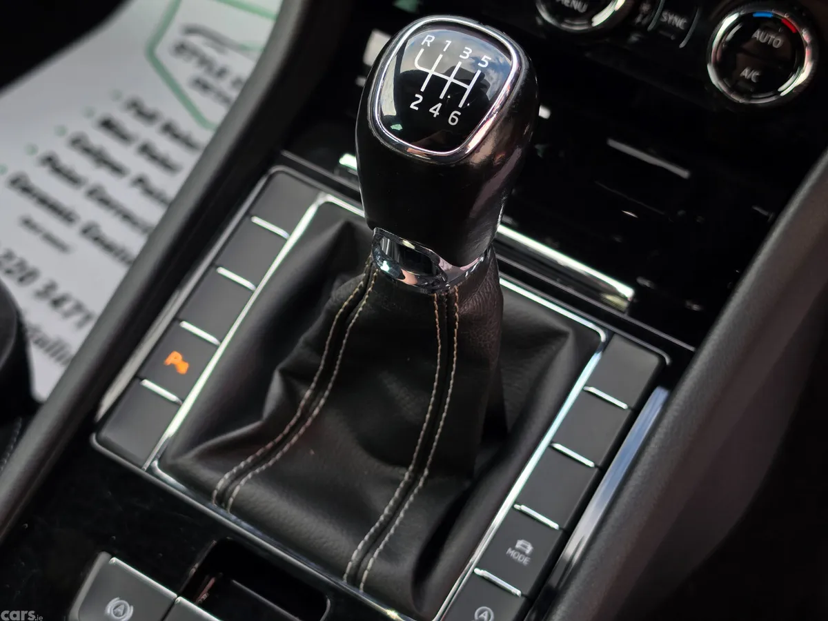 Skoda Superb Saloon, Diesel, 2019, Red