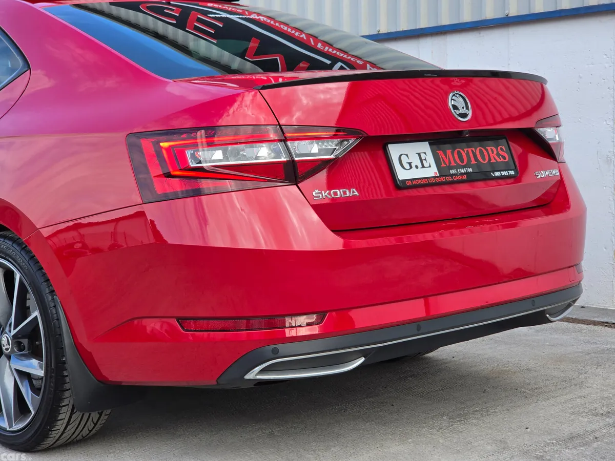 Skoda Superb Saloon, Diesel, 2019, Red