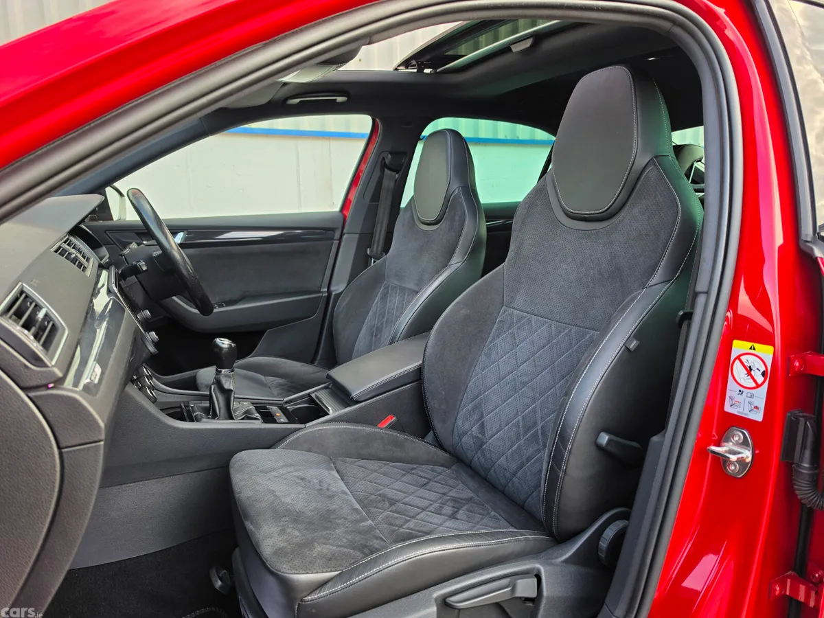 Skoda Superb Saloon, Diesel, 2019, Red