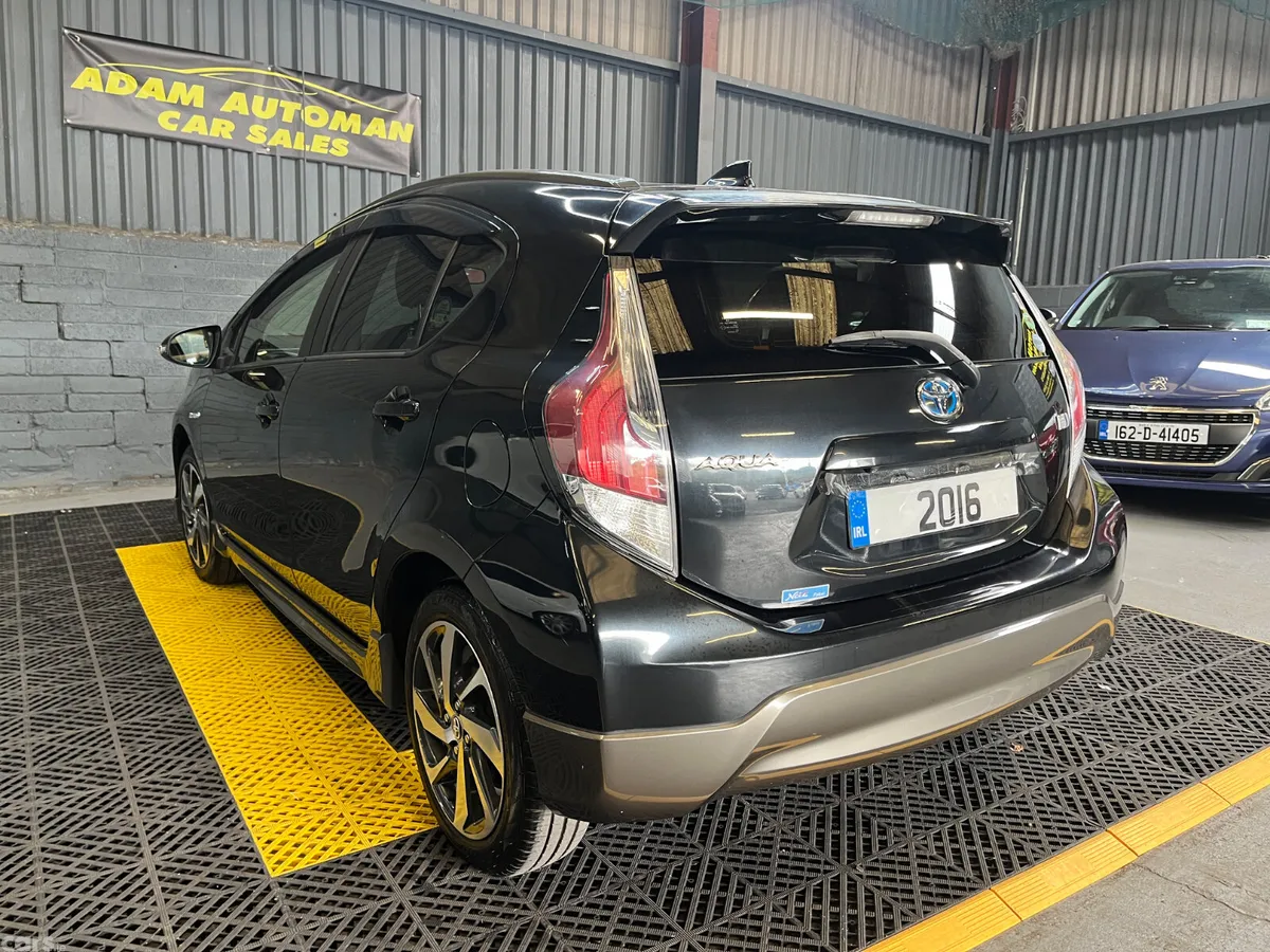 Toyota Aqua Hatchback, Petrol Hybrid, 2016, Black