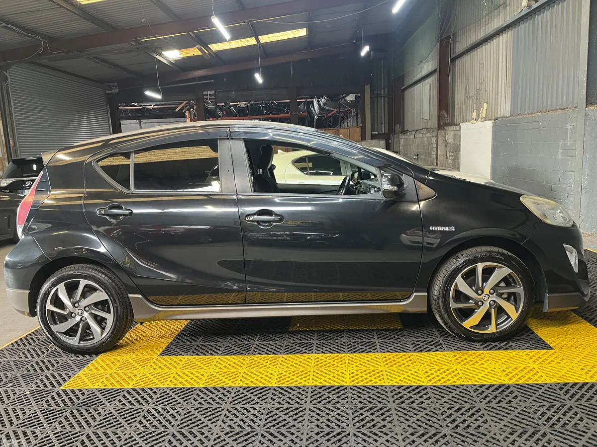 Toyota Aqua Hatchback, Petrol Hybrid, 2016, Black