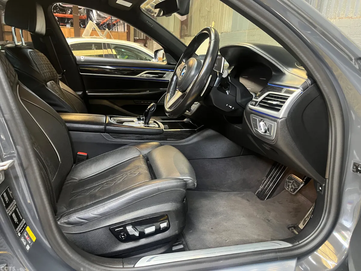 BMW 7-Series Saloon, Petrol Plug-in Hybrid, 2021, Grey