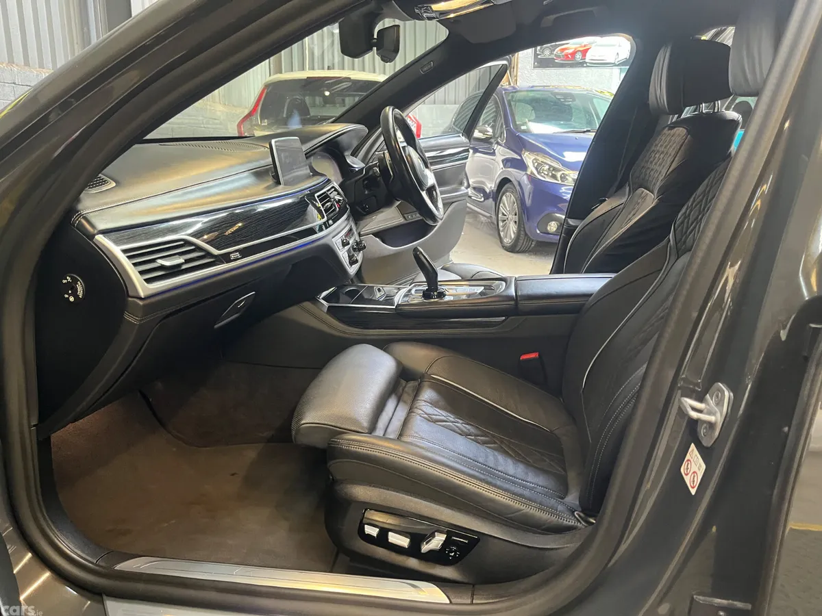 BMW 7-Series Saloon, Petrol Plug-in Hybrid, 2021, Grey