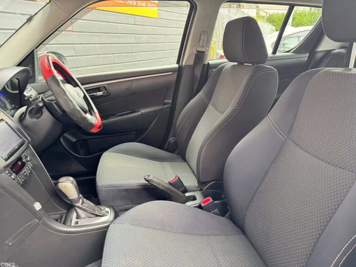 Suzuki Swift Hatchback, Petrol, 2014, White