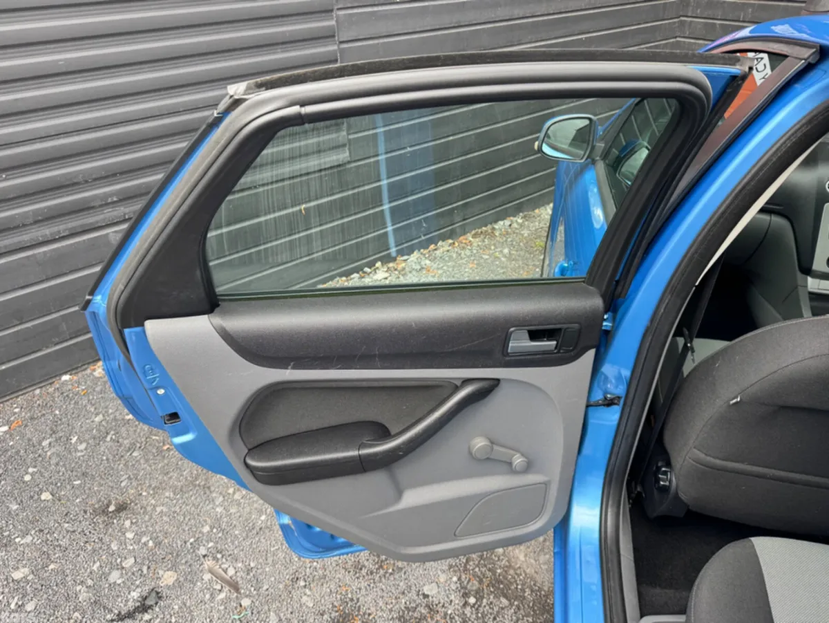 Ford Focus Hatchback, Diesel, 2011, Blue