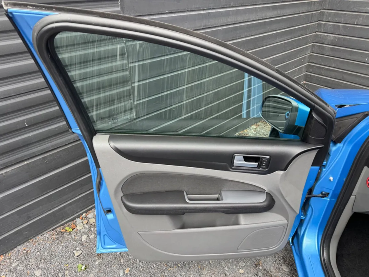 Ford Focus Hatchback, Diesel, 2011, Blue